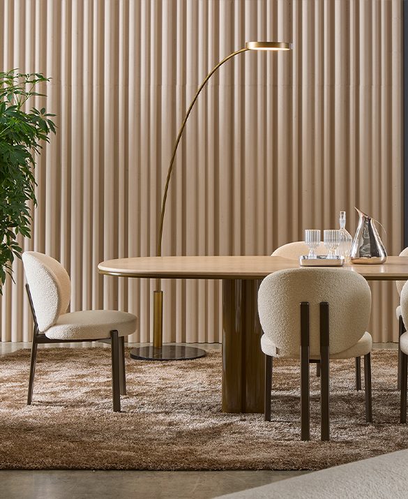 Simmy_Dining_Thumb_Laccato